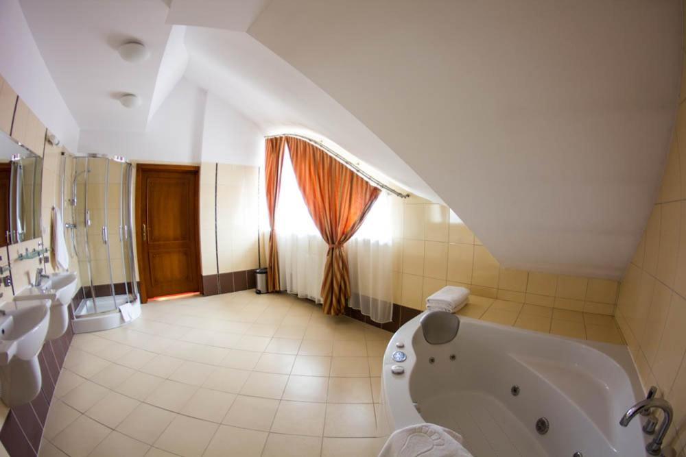 Hotel Stodolka Cminsk Kültér fotó